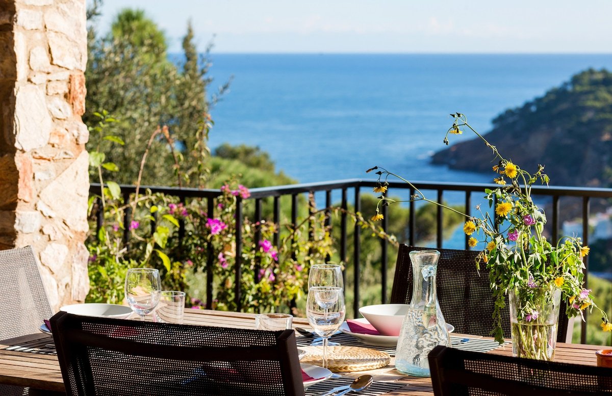 Luna Llena | charming villa Begur | seaview gallery image 2