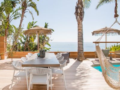 Chic Boutique-Hotel Feel at a Seafront Pad, Clifton