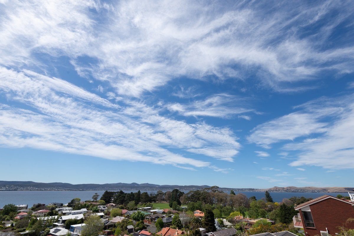 567, Luxury with river & city views gallery image 4