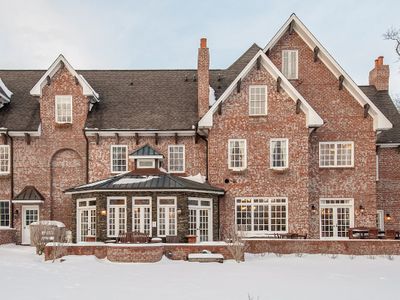 Twickenham House Mountain Estate