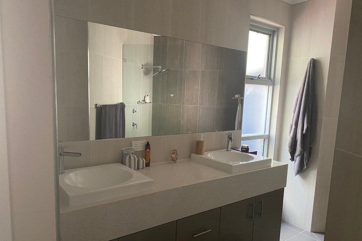 Spectacular Eagle Bay family home gallery image 5