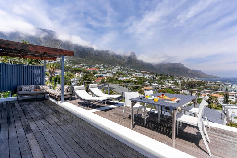 View Talay Apt - Panoramic Views & walk to beach