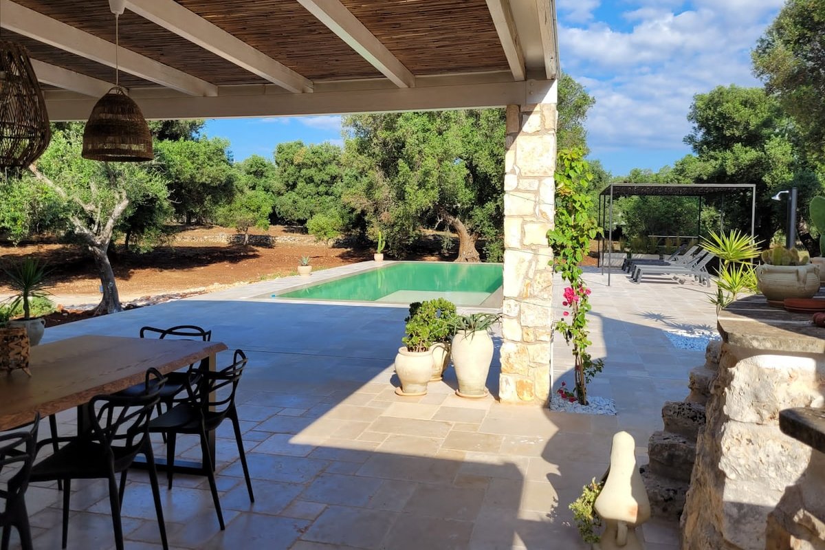 Lussuosa villa moderna con trulli e Piscina gallery image 4