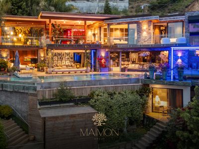 Eclectic Modern Villa w/ Sunset Views