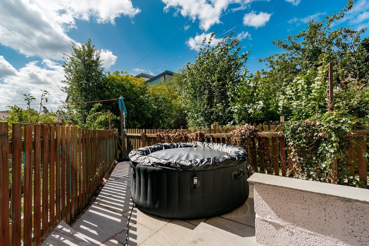 Edinburgh’s #1 Hidden Luxury Retreat Zoo gallery image 5