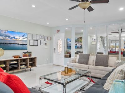 Hollywood 2BR 2.5BA Townhome Steps from the Beach