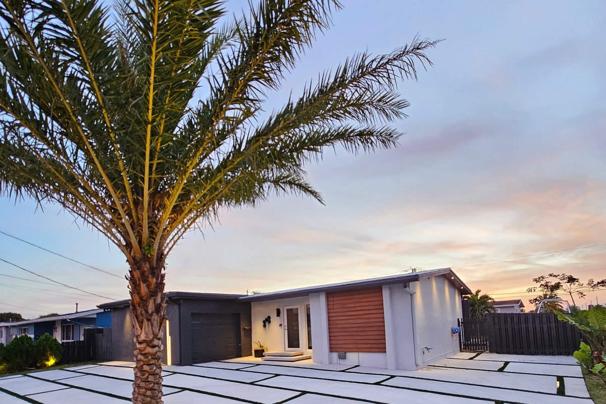 Luxurious home near Sawgrass Mall