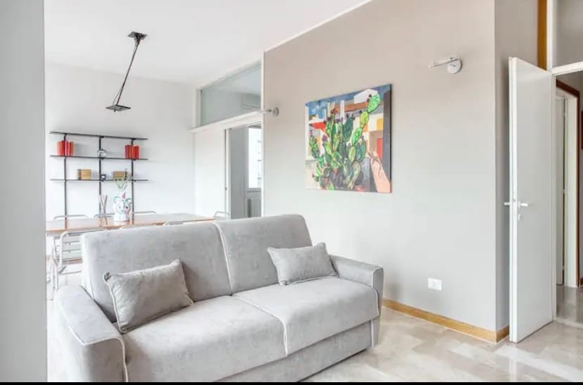 Amazing city center skyline apartment gallery image 3