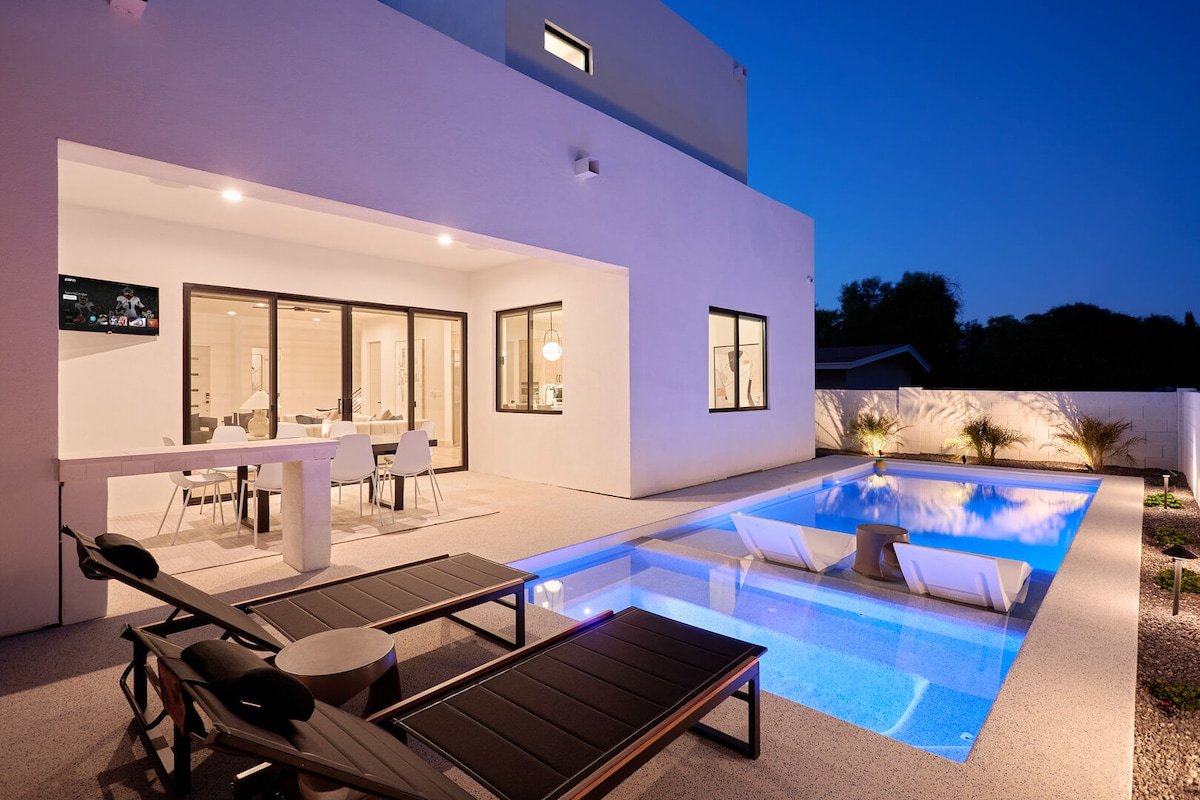 Sunrift-Pool & Spa-Game Room-Walk to Old Town!