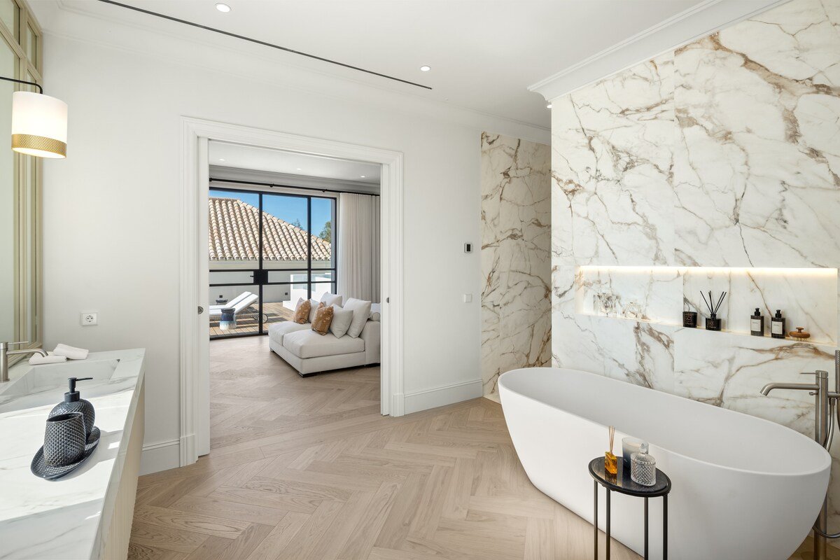 6BR Luxury Villa | Sea Views, Gym, 2 Heated Pools gallery image 5