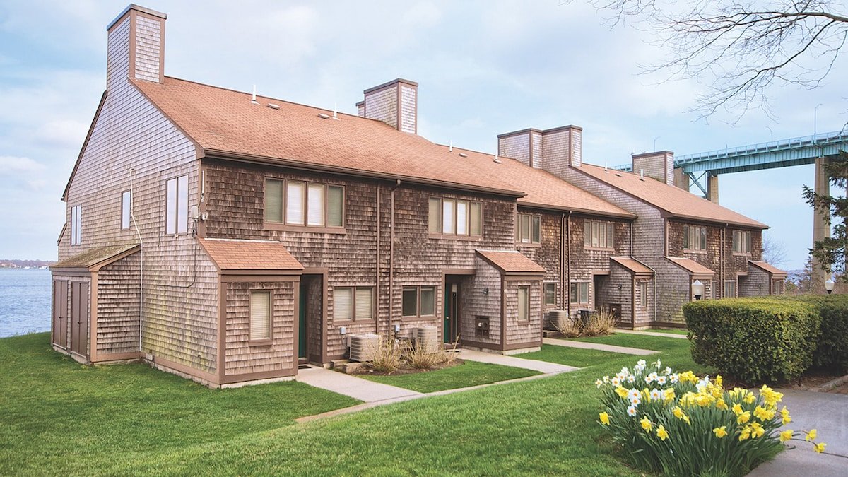 Ocean Front Townhome, Narragansett Bay gallery image 5