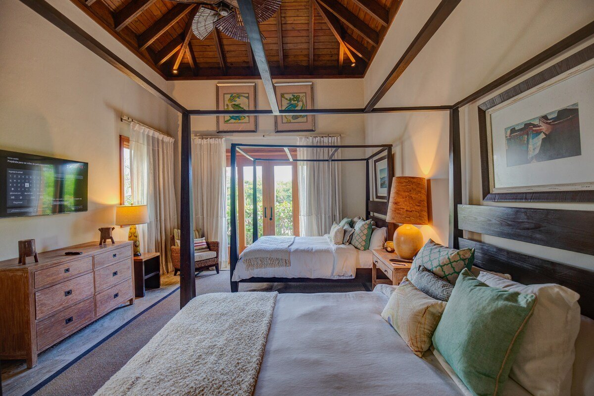 Cayuco 3 gallery image 3