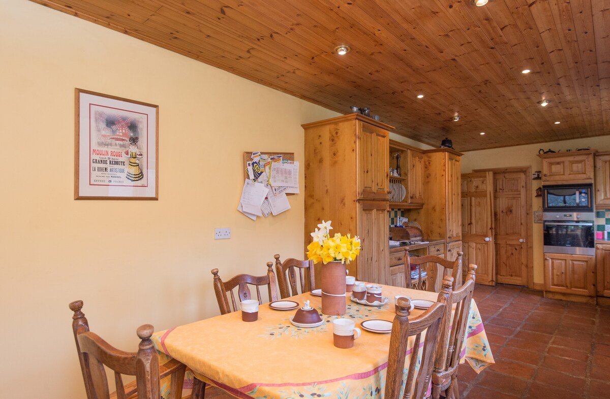 Large 5 bed home in Shankill Village South Dublin gallery image 3