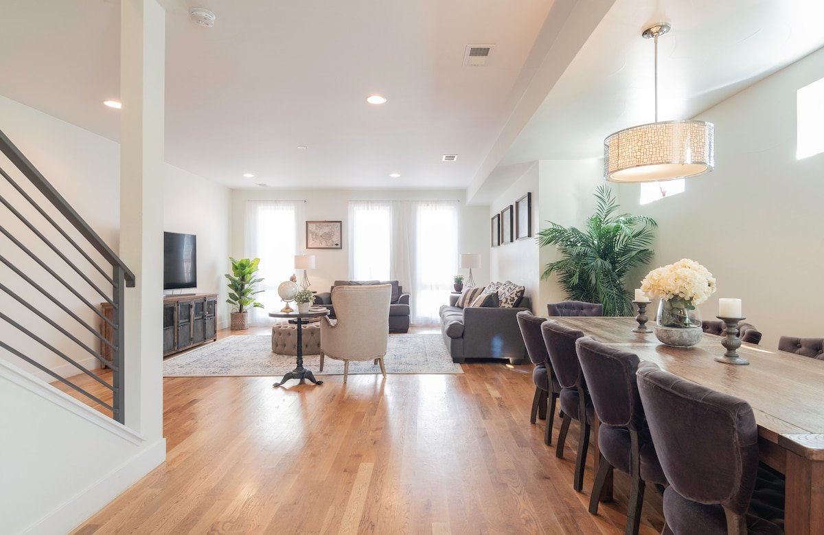 *Downtown Walk Score of 95! *Private ROOF Hot Tub! gallery image 3