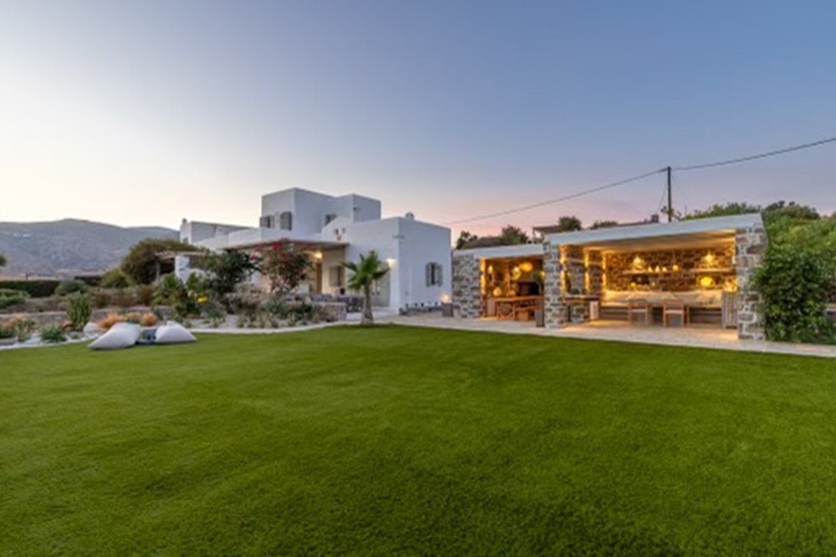 Villa Helíos on Golden Beach