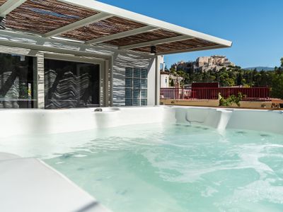 Grand House-Acropolis 5-Bdr Apt. / Outdoor Jacuzzi