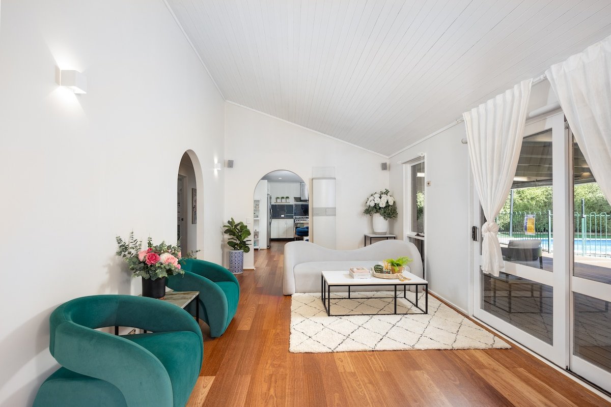 Shine Carrum Down – Family Oasis With Heated Pool gallery image 5