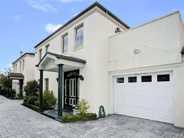 Perfect family 3 bedroom Accomm in Malvern East gallery image 3