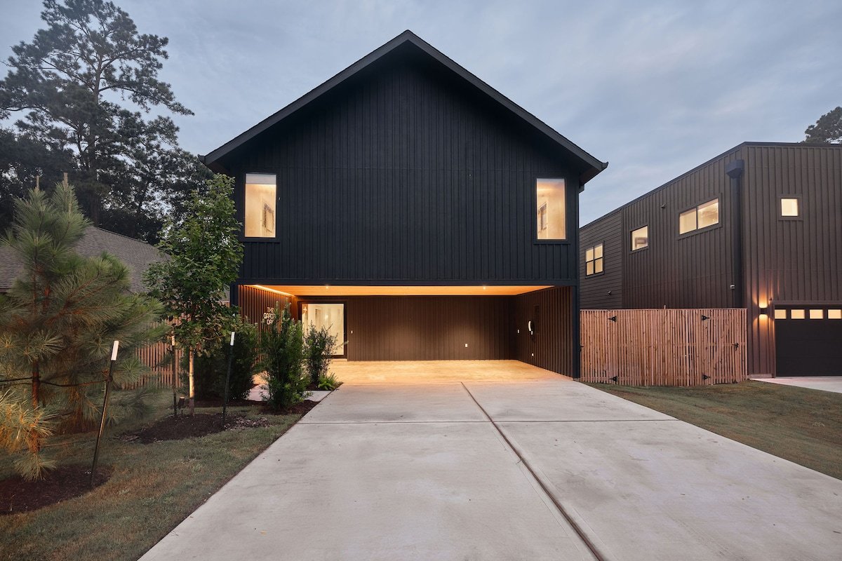 The Garden Oak-Garden & Grandeur