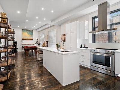 “LE ST-CYR” Luxury Lounge Loft In Old Montreal