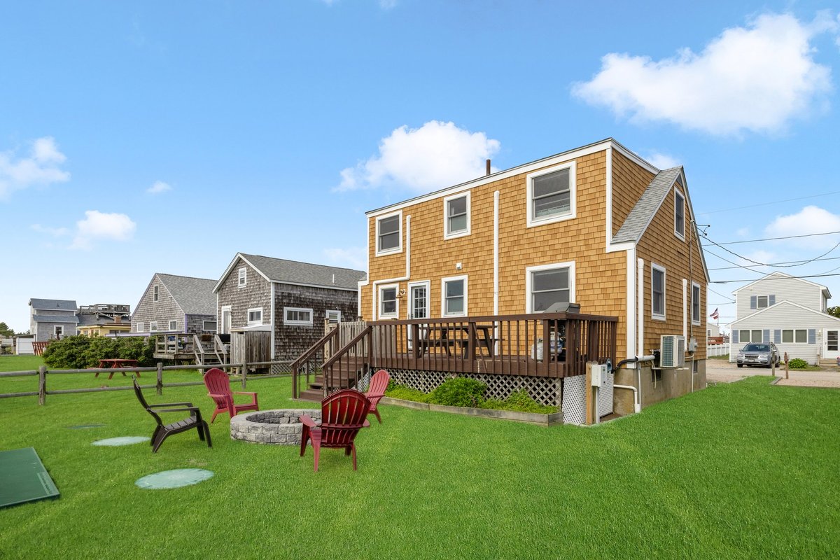 Skip to East Matunuck Beach