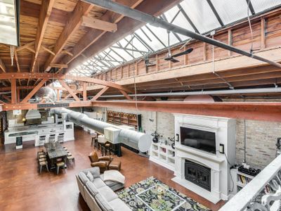 LOFT606: Gigantic Sunlit Former Factory Home