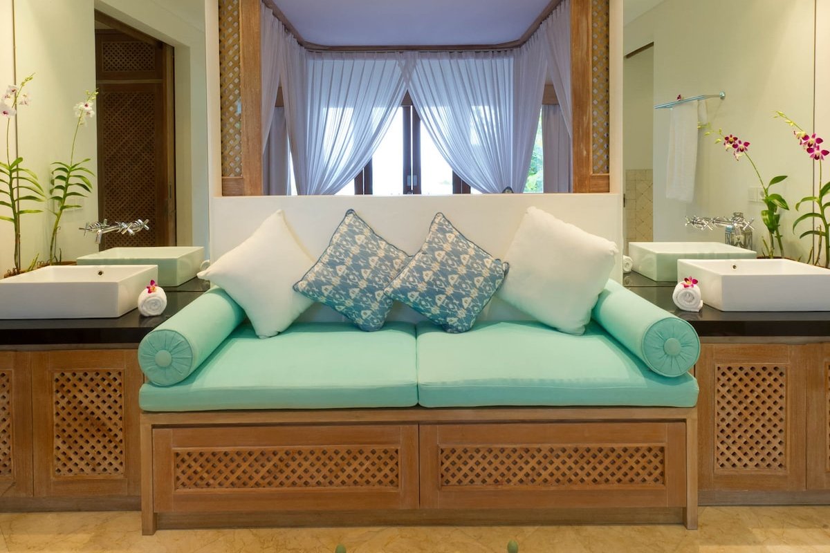 Angsoka Villa gallery image 2