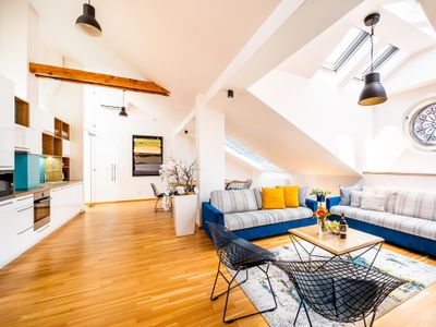 5BR+3.5BA 270m² Luxurious Central Wilson Penthouse