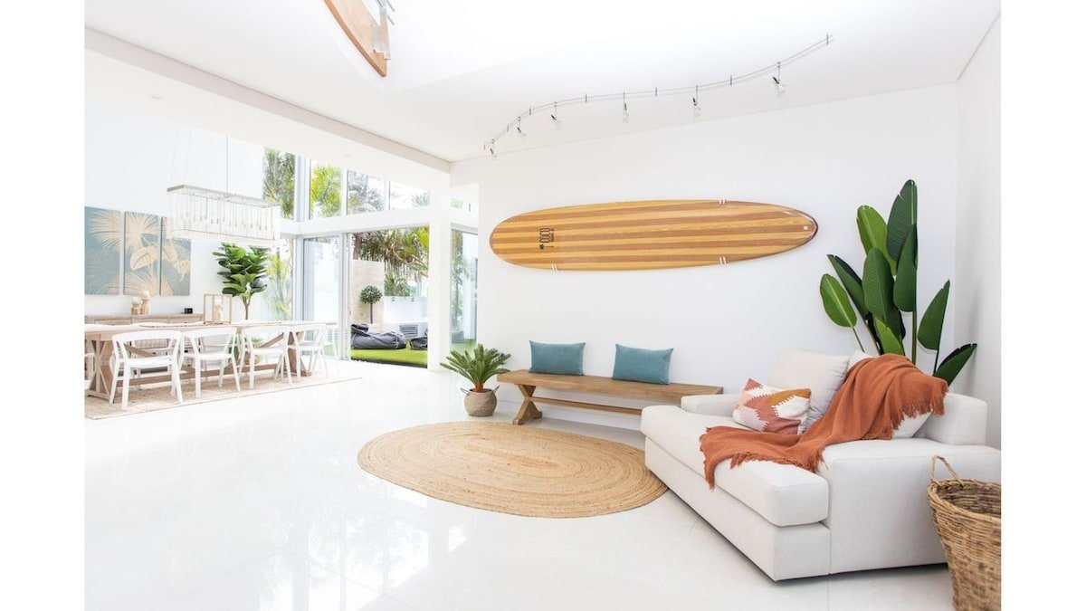 Paralian- Beachfront Home with Sauna gallery image 4