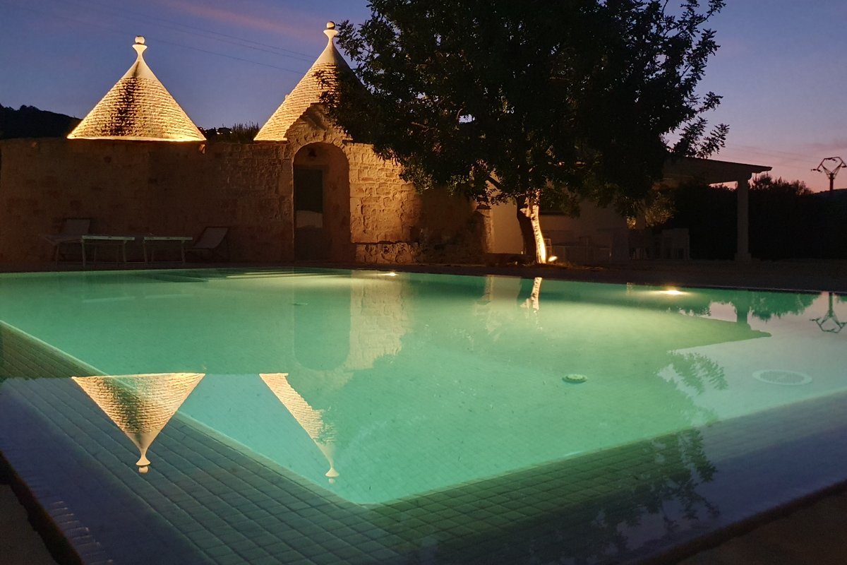 trulli con piscina tra mare e natura