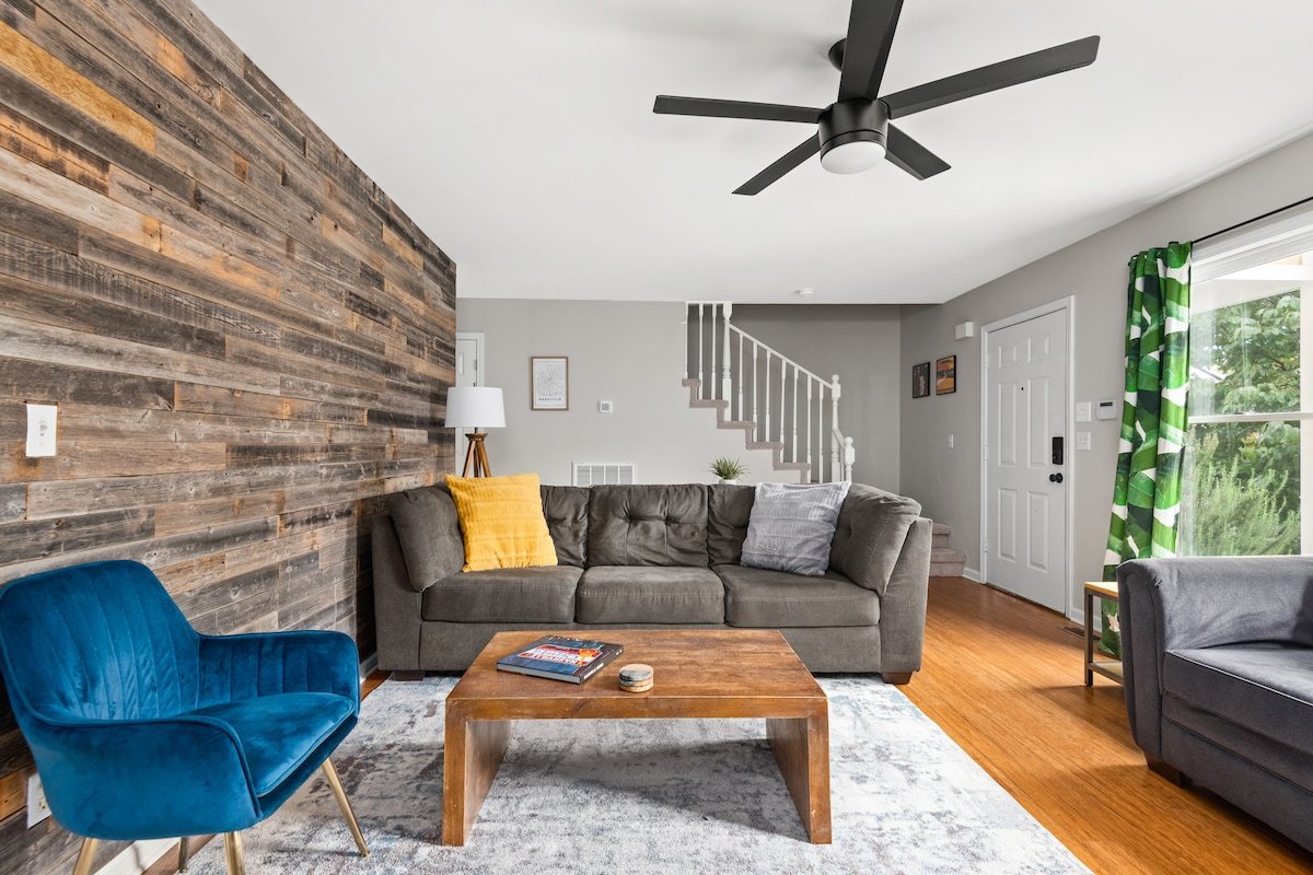 COZY HOME 1 MILE FROM BROADWAY! MUSIC CITY GETAWAY gallery image 5