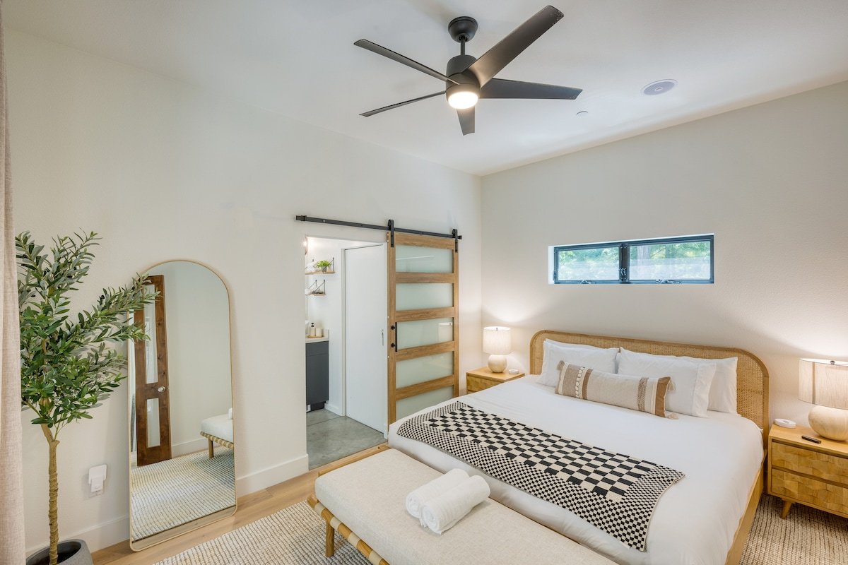 Mill Creek – AvantStay | Patio, Hot Tub, A+ Design gallery image 2