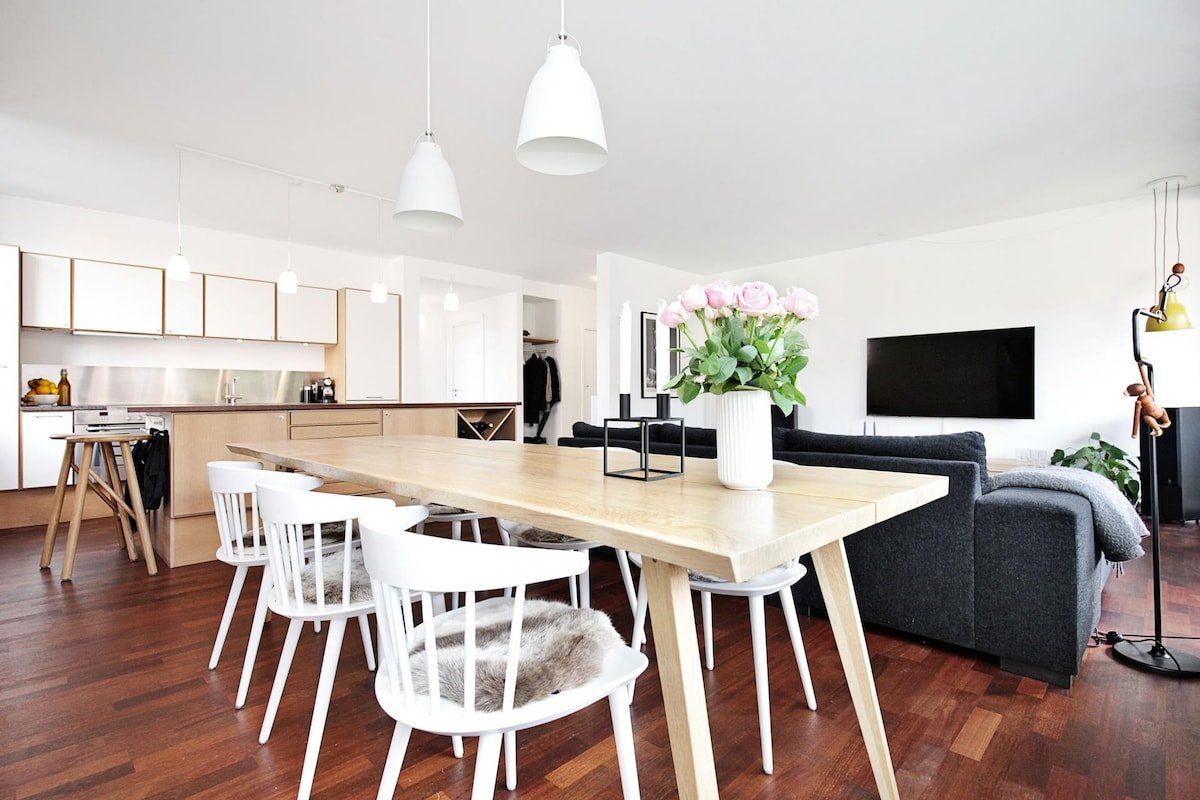 Lux 105 m², balcony, FREE priv. parking, EVcharger gallery image 2