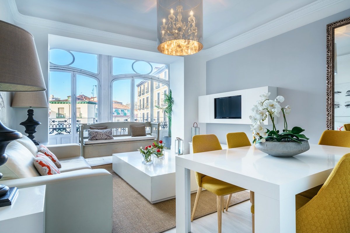 Madrid Centro / Downtown.In Front of Plaza Mayor. gallery image 4