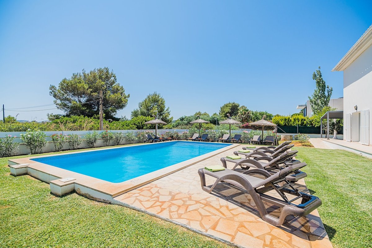 Villa Quiros II gallery image 3