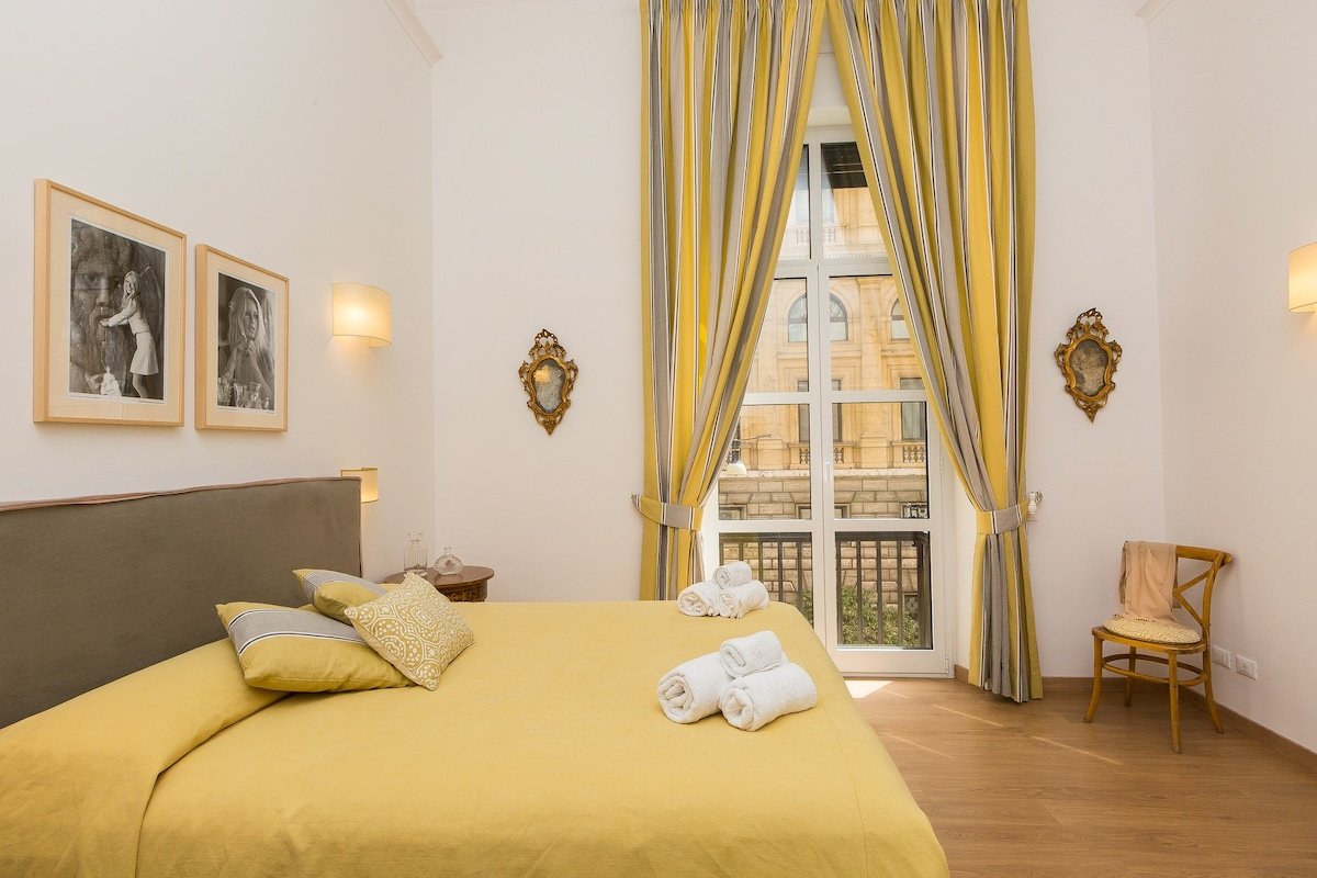 Prestigious Apartment at Via Barberini gallery image 2