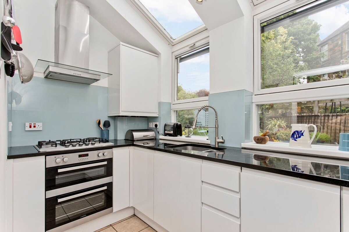 Stylish Murrayfield sanctuary gallery image 4