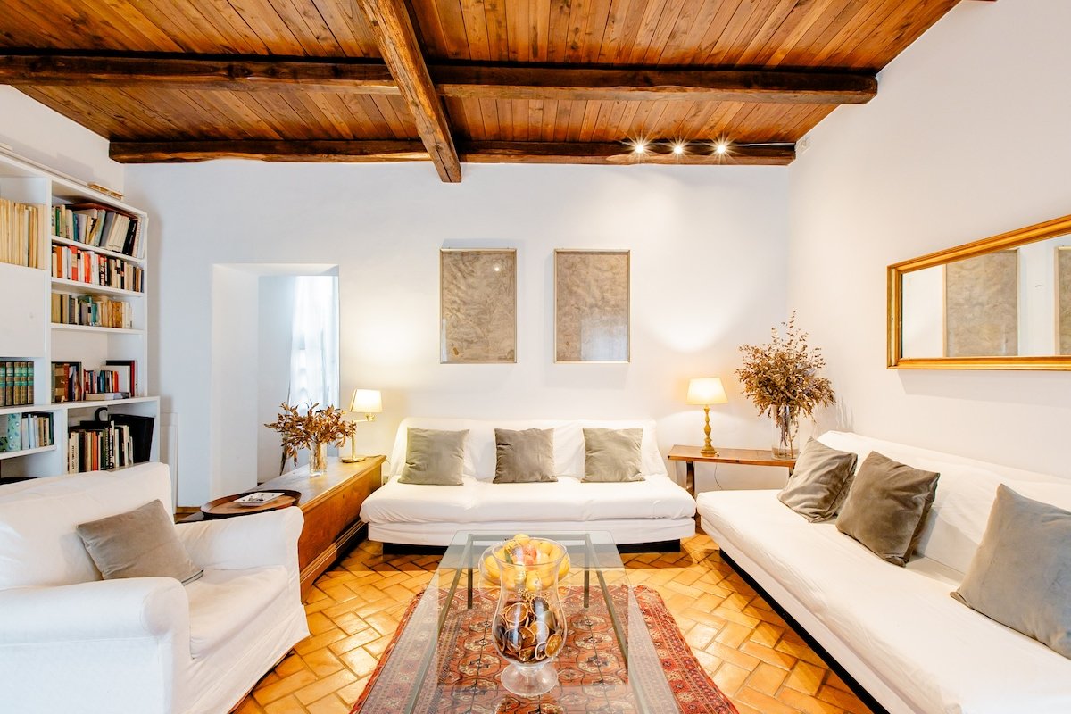 Lovely family house Pantheon gallery image 2