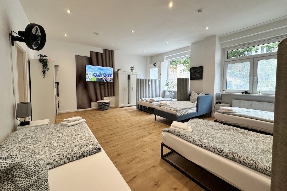 fairAPART®4 room apartment in the heart of Berlin gallery image 5