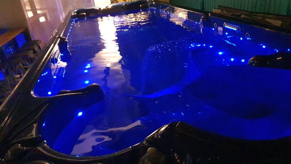 “The Prince” Luxury house with private chef gallery image 4