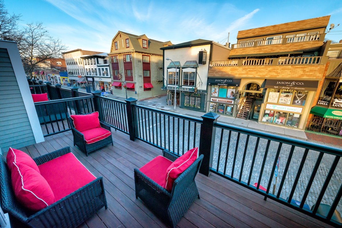 Corner Apt, Open Floor Plan In Downtown Newport gallery image 3