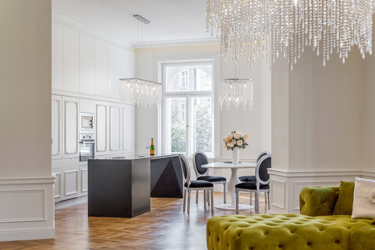 5 STAR LUXURY quiet apartment in the city center gallery image 3