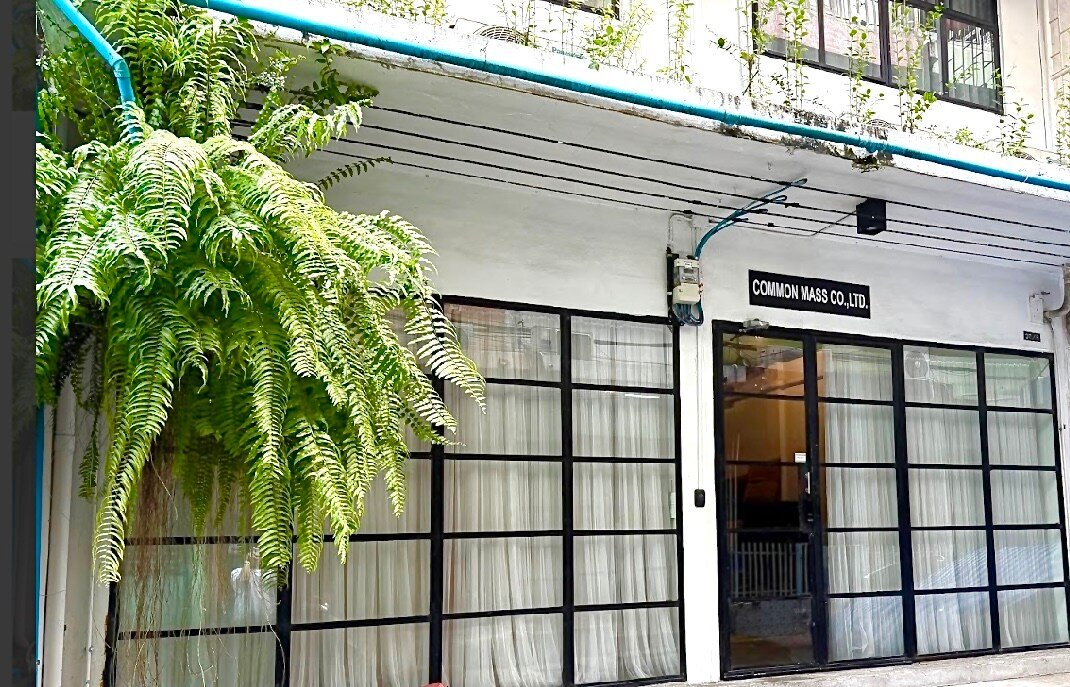 Beautiful Super Modern Gigantic Designer Home gallery image 4