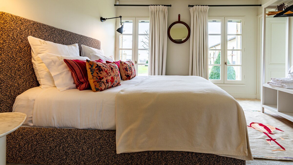 Live the castle life in Malescasse gallery image 4