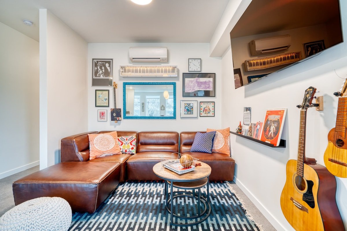 Luxury Penthouse – Rooftop Deck – 2BR – AC gallery image 3