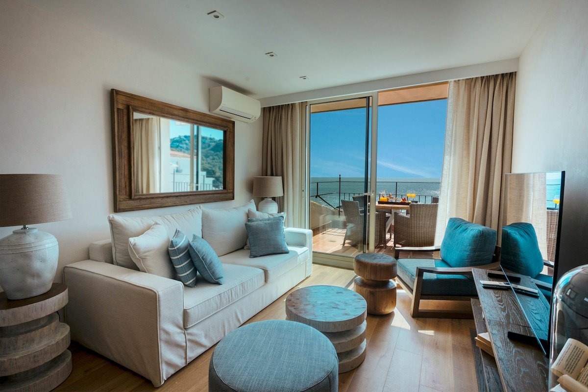 Luxury Premium Sea View – 2 bedroom apartment gallery image 3