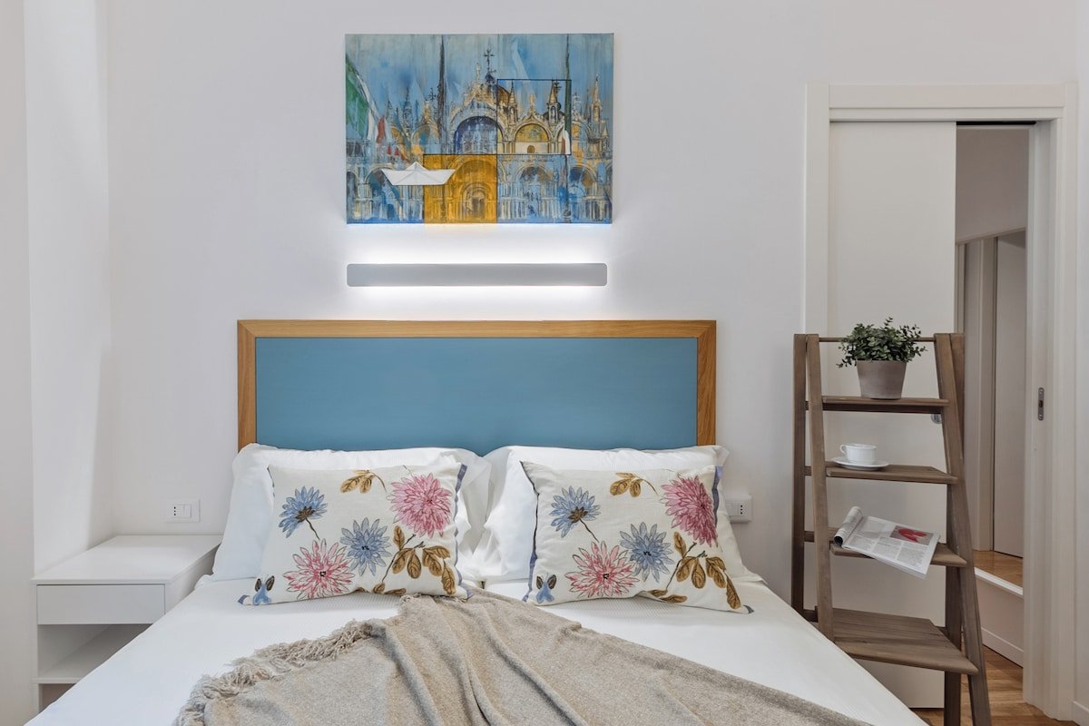 Le Porte, Luxury and bright with private terrace gallery image 4