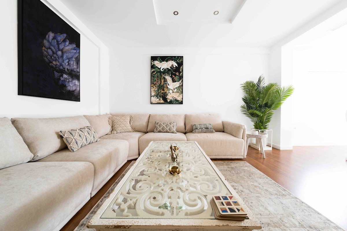 Shabby Chic 5 mins to Beach w/Huge Terrace gallery image 5