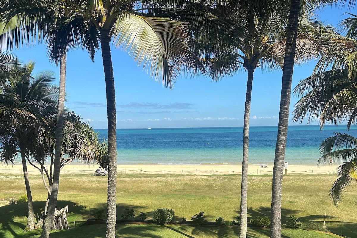 Tangalooma Beachfront Villa 18 – Air Conditioned gallery image 2