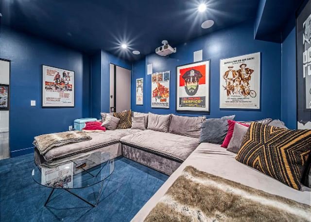 Luxurious 5BR Tri-Level Retreat in Hollywood Hills gallery image 4